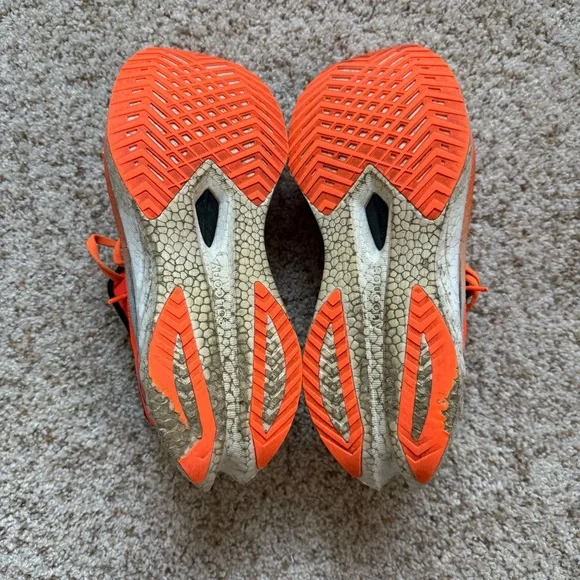 Men’s Saucony Hi Vis Orange Endorphin 4 Running Shoes - Picture 7 of 7
